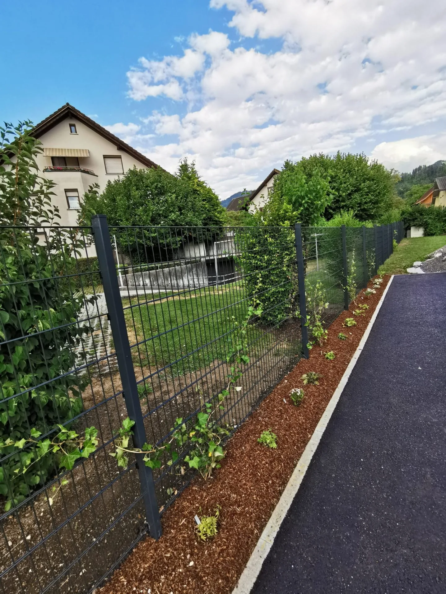 Doppelstabmattenzaun – Robust · Klassisch